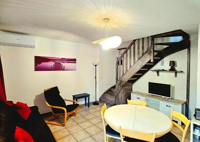 La Maison De Lolita-piscine-parking-jardin-acces Canal